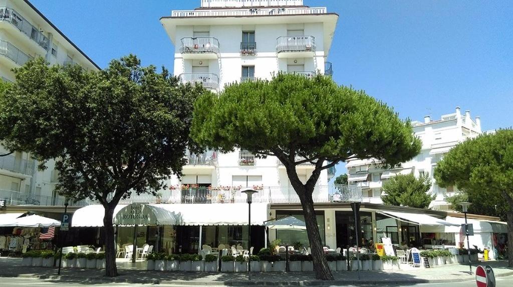Hotel Alla Rotonda ليدو دي يسولو المظهر الخارجي الصورة