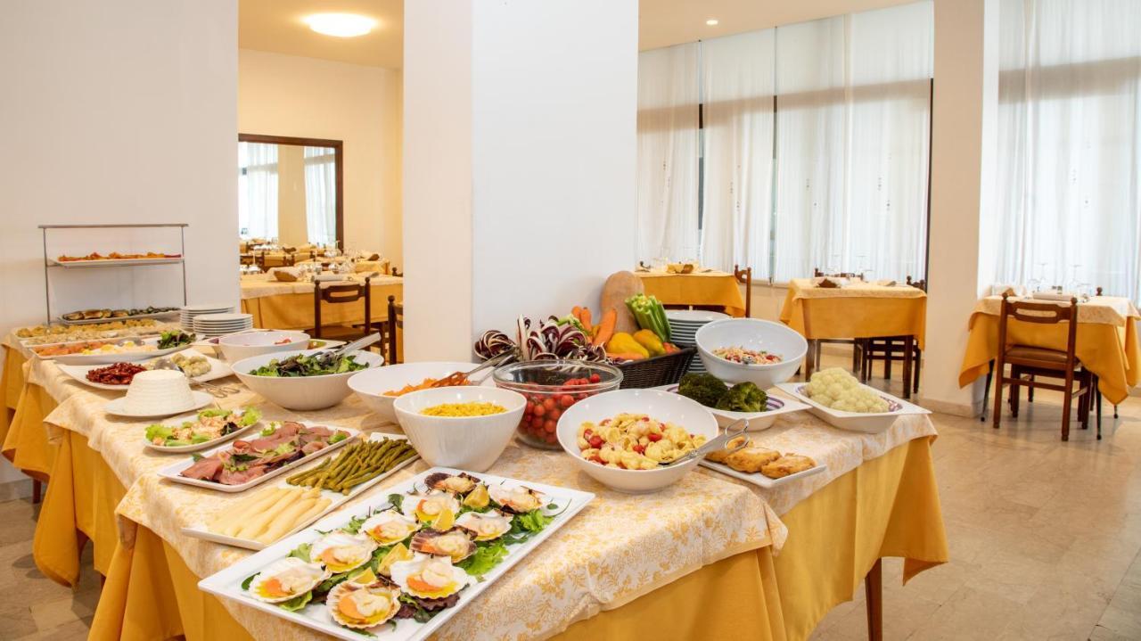 Hotel Alla Rotonda ليدو دي يسولو المظهر الخارجي الصورة